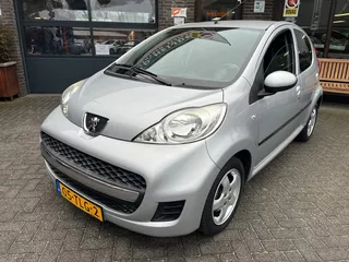Peugeot 107 1.0 12V 5-drs.  Goed onderhouden LM Velgen