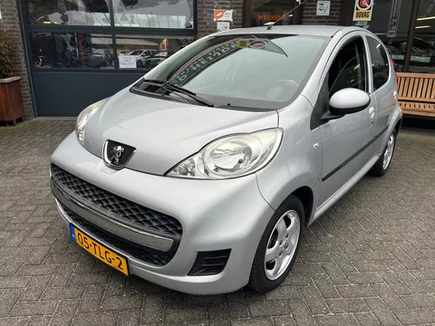 Peugeot 107 1.0 12V 5-drs.  Goed onderhouden LM Velgen