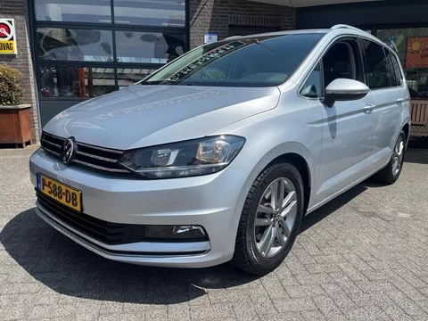 Volkswagen Touran 1.5 TSI ComfortLine Trekhaak App-connect
