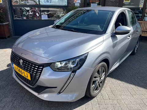 Peugeot 208 1.2 PureTech Allure App-connect PDC KOMT BINNEN!