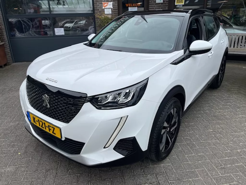Peugeot 2008 1.2 Puretech Allure Trekhaak Navigatie
