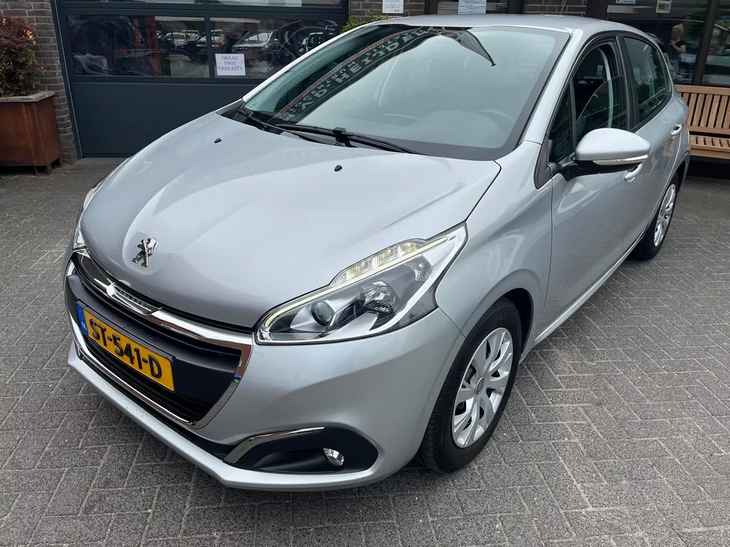 Peugeot 208 1.2 VTI 5-drs.    App-connect