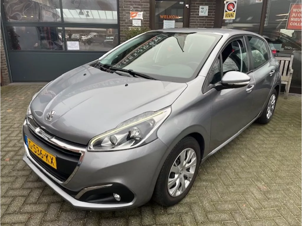 Peugeot 208 1.2 Puretech Active   Navigatie PDC